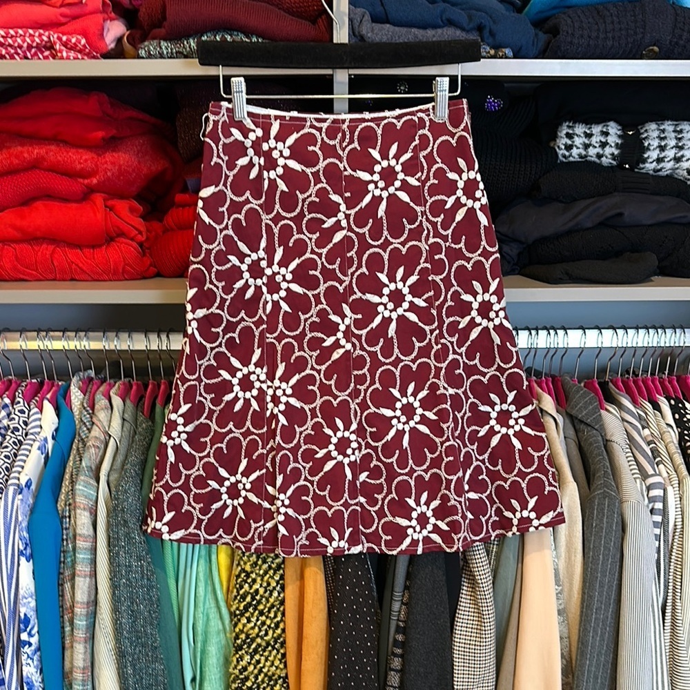 Ruth maroon/gray embroidered side zipper closure lined skirt size 4 NWT